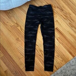 Athleta Black Leggings Sleek Design